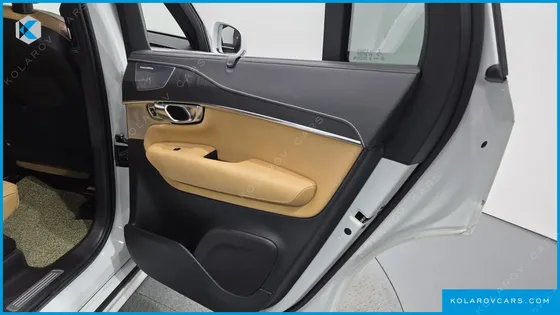 VOLVO XC90 B6 INSCRIPTION