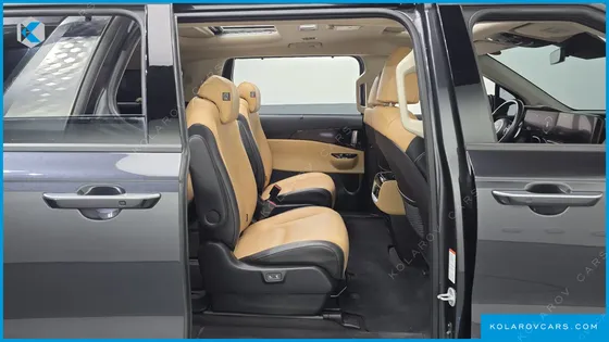 KIA CARNIVAL 9-SEATER SIGNATURE