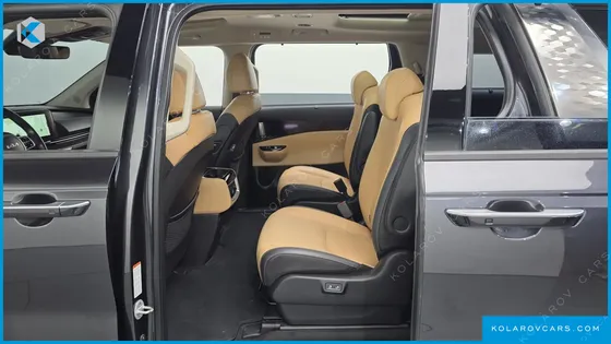 KIA CARNIVAL 9-SEATER SIGNATURE