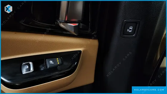 KIA CARNIVAL 9-SEATER SIGNATURE