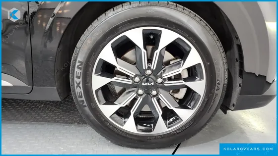 KIA CARNIVAL 9-SEATER SIGNATURE