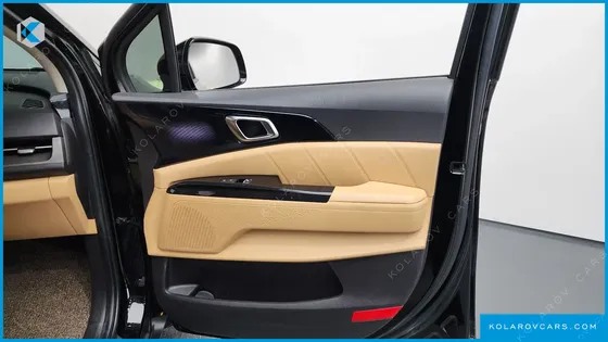 KIA CARNIVAL 9-SEATER SIGNATURE