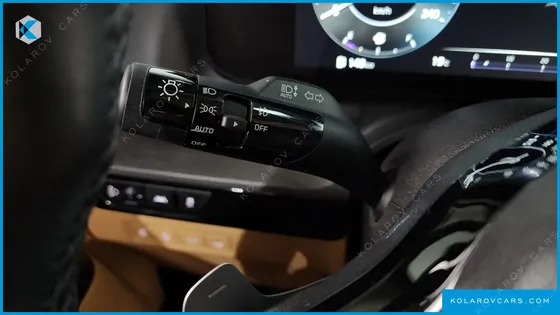 KIA CARNIVAL 9-SEATER SIGNATURE