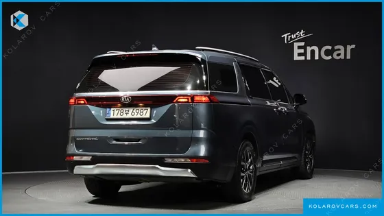 KIA CARNIVAL 9-SEATER NOBLESSE
