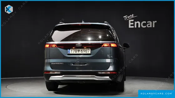 KIA CARNIVAL 9-SEATER NOBLESSE