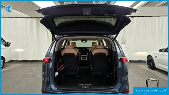 KIA CARNIVAL 9-SEATER NOBLESSE