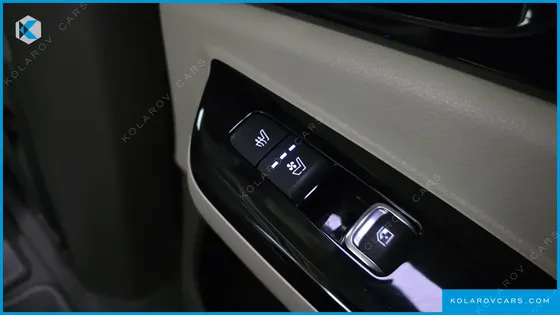 KIA CARNIVAL 9-SEATER SIGNATURE