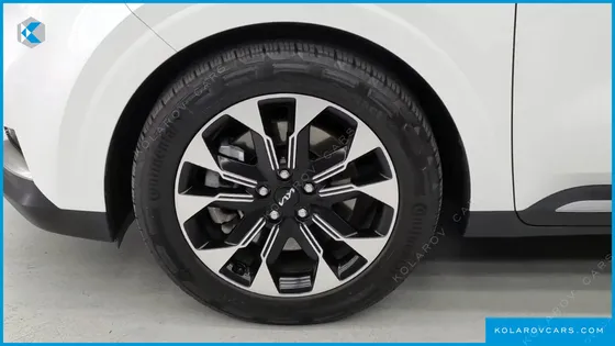 KIA CARNIVAL 9-SEATER SIGNATURE