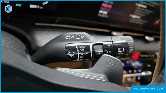 KIA CARNIVAL 7-SEATER SIGNATURE