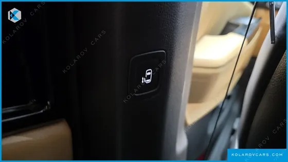 KIA CARNIVAL 7-SEATER SIGNATURE
