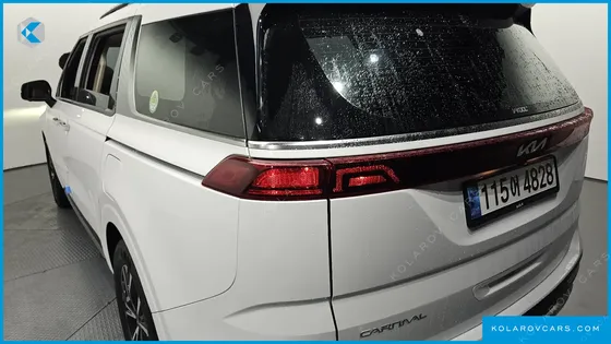 KIA CARNIVAL GASOLINE 9-SEATER SIGNATURE