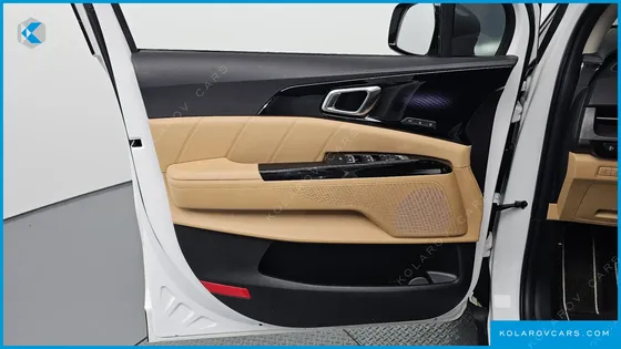KIA CARNIVAL GASOLINE 9-SEATER SIGNATURE