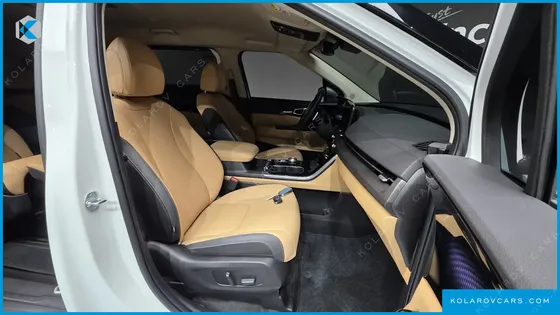 KIA CARNIVAL GASOLINE 7-SEATER SIGNATURE