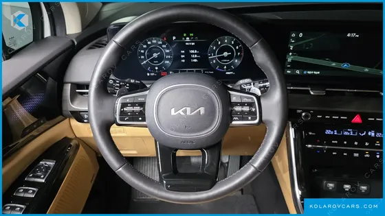 KIA CARNIVAL GASOLINE 7-SEATER SIGNATURE