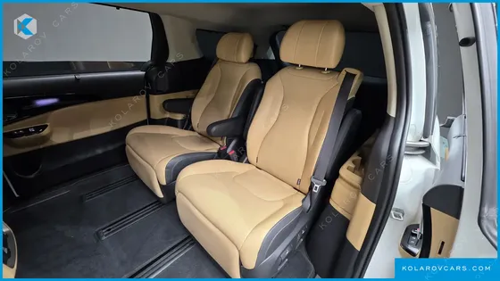 KIA CARNIVAL GASOLINE 7-SEATER SIGNATURE