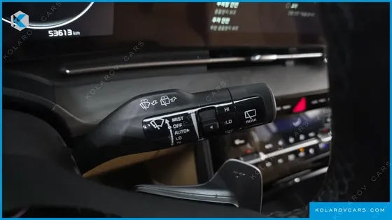 KIA CARNIVAL GASOLINE 9-SEATER NOBLESSE