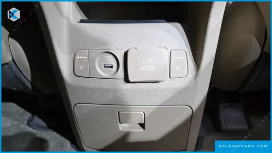 KIA CARNIVAL 9-SEATER NOBLESSE SPECIAL
