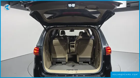 KIA CARNIVAL 9-SEATER NOBLESSE SPECIAL