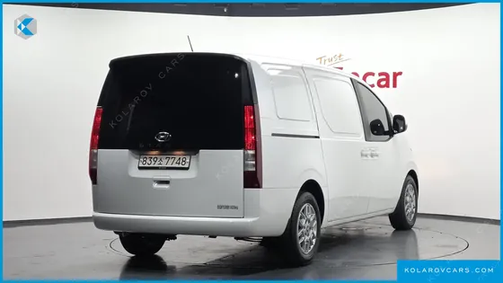 HYUNDAI STARIA CARGO 3-SEATER