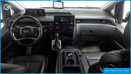 HYUNDAI STARIA CARGO 3-SEATER