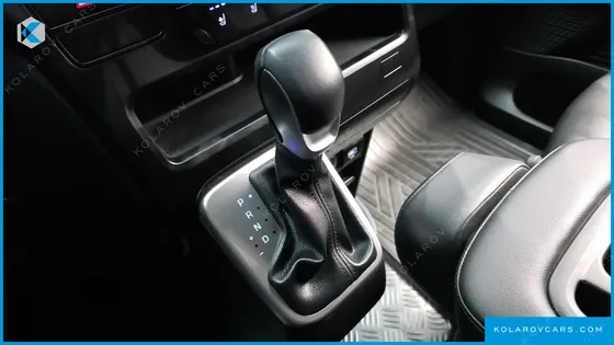 HYUNDAI STARIA TOURER 11-SEATER