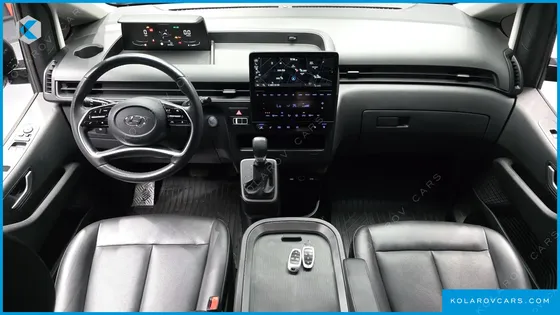 HYUNDAI STARIA CARGO 5-SEATER