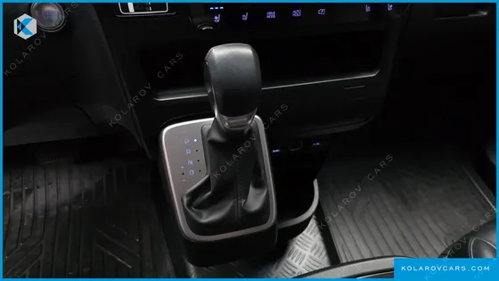 HYUNDAI STARIA CARGO 5-SEATER