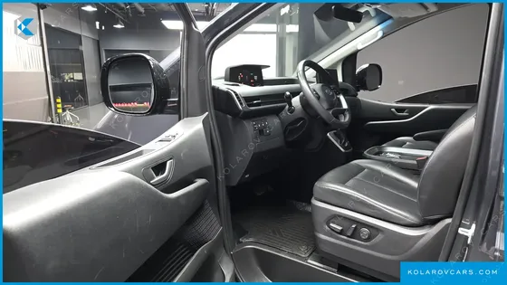HYUNDAI STARIA CARGO 5-SEATER