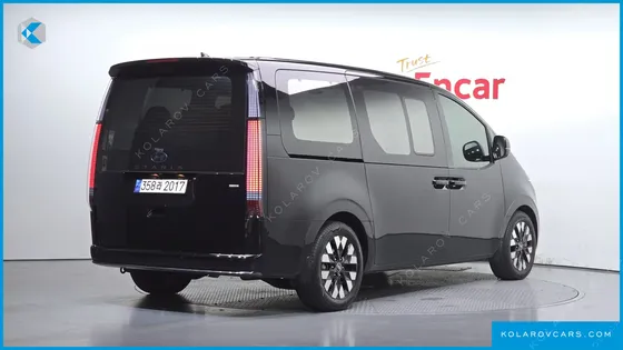 HYUNDAI STARIA 4WD LOUNGE 9-SEATER