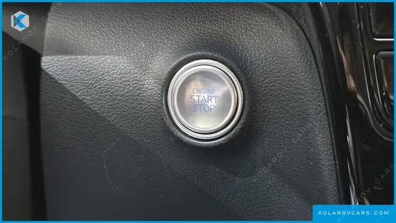 HYUNDAI STARIA 4WD LOUNGE 9-SEATER