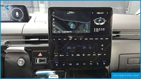 HYUNDAI STARIA 4WD LOUNGE 9-SEATER