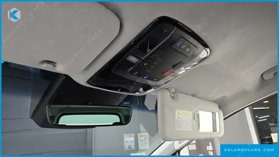 HYUNDAI STARIA 4WD LOUNGE 9-SEATER