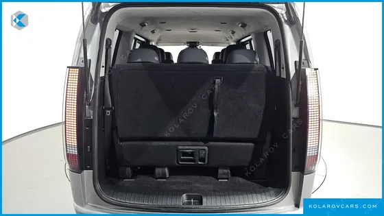 HYUNDAI STARIA LOUNGE 9-SEATER
