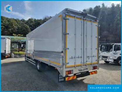 HYUNDAI MEGA TRUCK GOLD