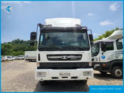 TATA DAEWOO NOBUS MID-SIZE TRUCK ROYAL