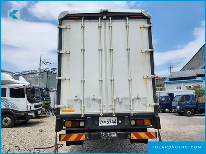 TATA DAEWOO NOBUS MID-SIZE TRUCK ROYAL