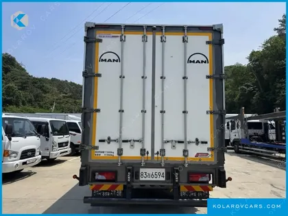 MAN TRUCK CARGO TRUCK 6X2