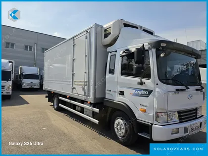 HYUNDAI MEGA TRUCK GOLD