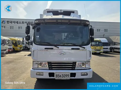 HYUNDAI MEGA TRUCK GOLD