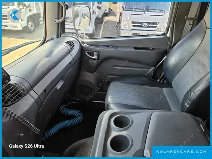 HYUNDAI MEGA TRUCK GOLD
