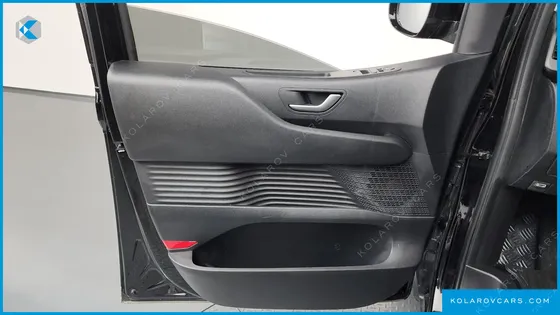 HYUNDAI STARIA TOURER 9-SEATER
