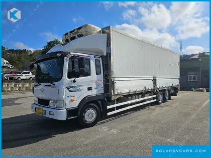 HYUNDAI MEGA TRUCK GOLD