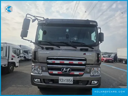 HYUNDAI TRAGO 10X4