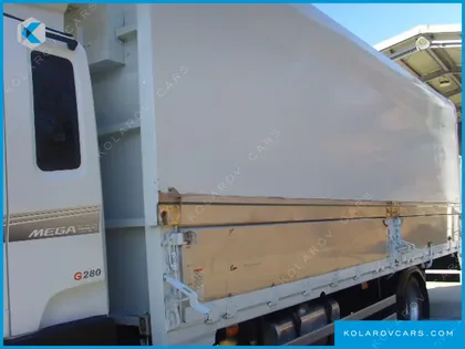 HYUNDAI MEGA TRUCK GOLD