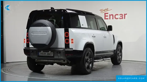 LAND ROVER DEFENDER 110 P300 X-DYNAMIC SE