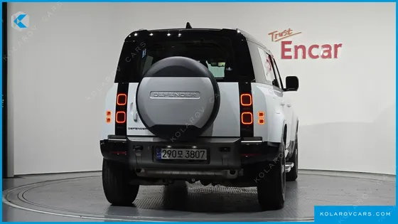 LAND ROVER DEFENDER 110 P300 X-DYNAMIC SE