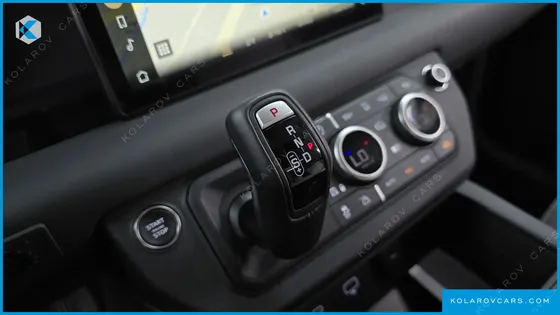 LAND ROVER DEFENDER 110 P300 X-DYNAMIC SE