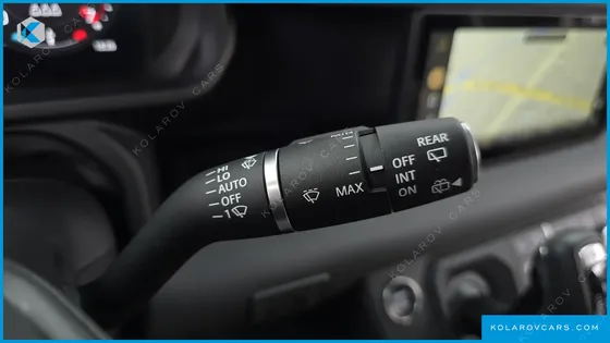 LAND ROVER DEFENDER 110 P300 X-DYNAMIC SE