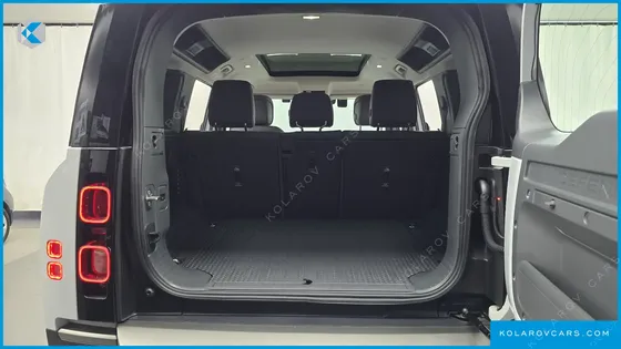 LAND ROVER DEFENDER 110 P300 X-DYNAMIC SE