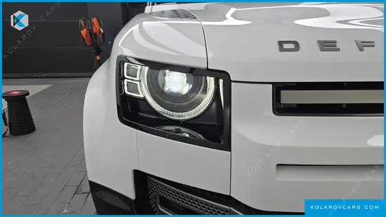 LAND ROVER DEFENDER 110 P300 X-DYNAMIC SE